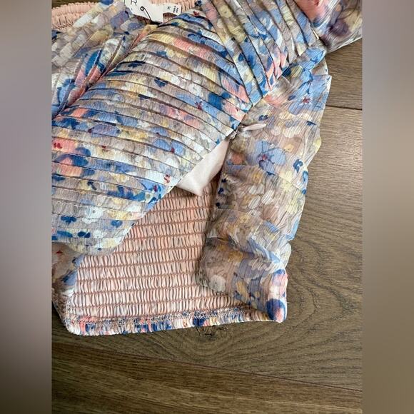 NWT ASTR The Label Floral Lin Puff Sleeve Crop Top Size Medium Pastel Colors - Picture 10 of 12